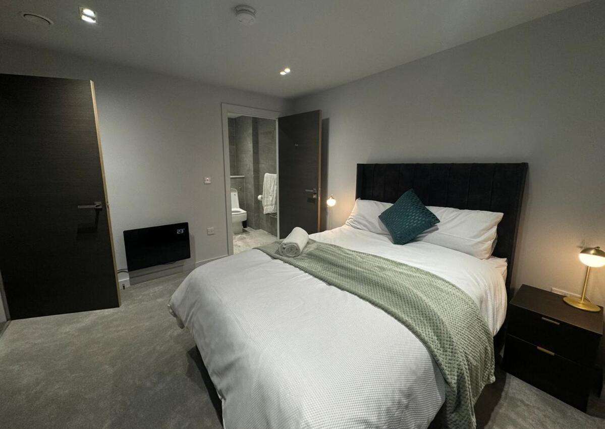 Modern 2-Bedroom Apartment In Heart Of Liverpool Exterior foto
