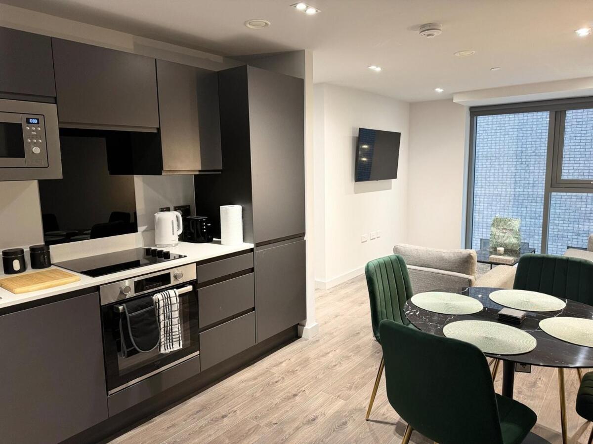 Modern 2-Bedroom Apartment In Heart Of Liverpool Exterior foto