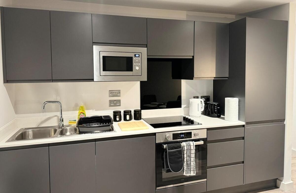 Modern 2-Bedroom Apartment In Heart Of Liverpool Exterior foto